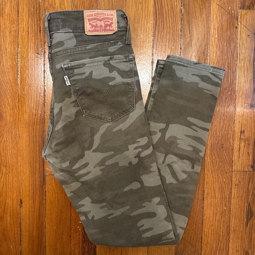 Levi's Women’s Camouflage Jeans